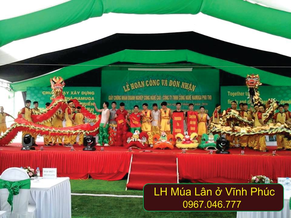 Múa lân mừng khai trương ở Vĩnh Phúc